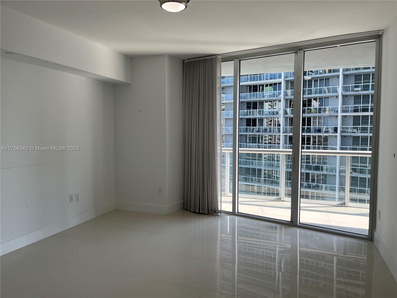 475 Brickell Ave # 3011
