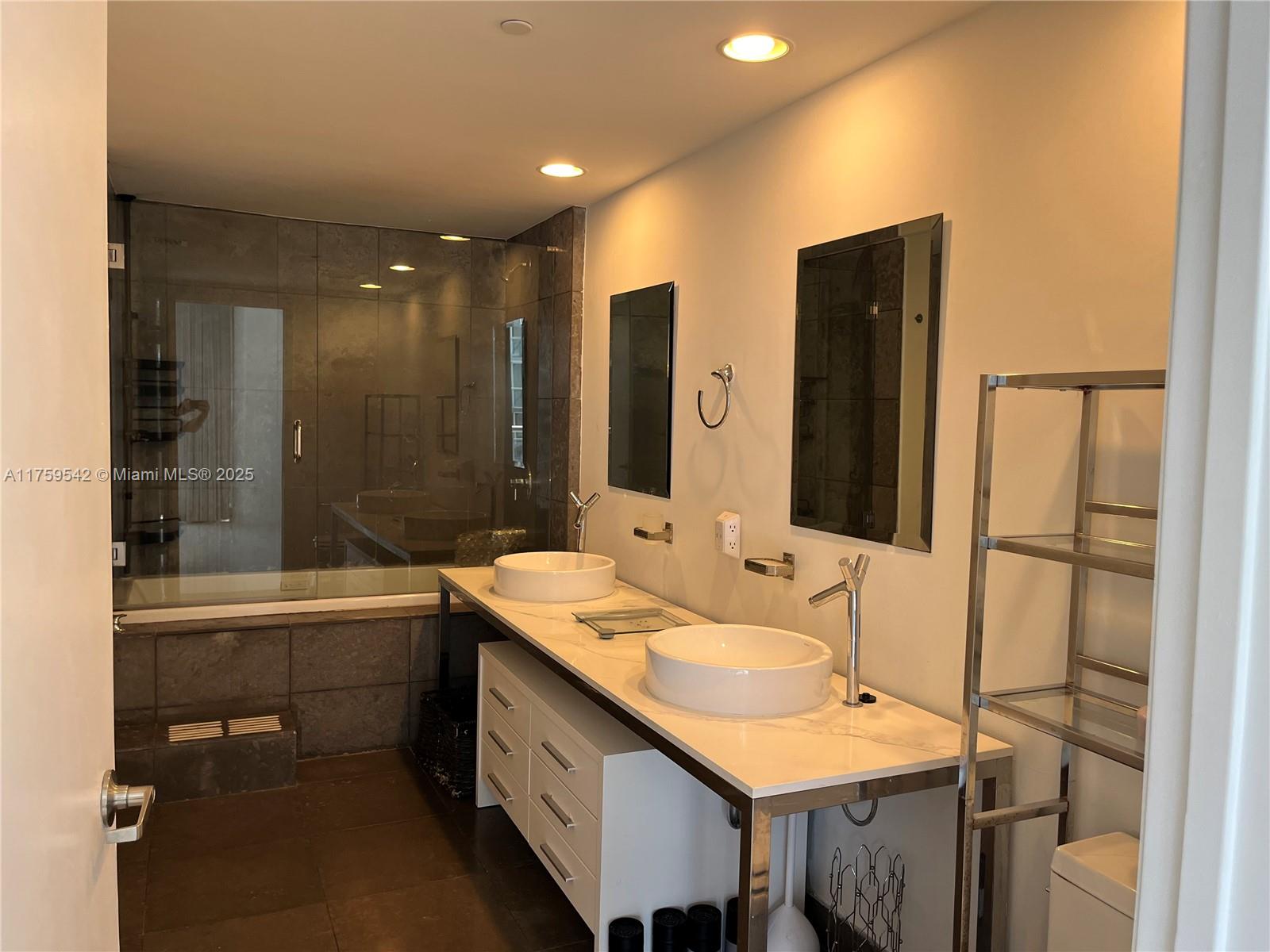 475 Brickell Ave # 3011