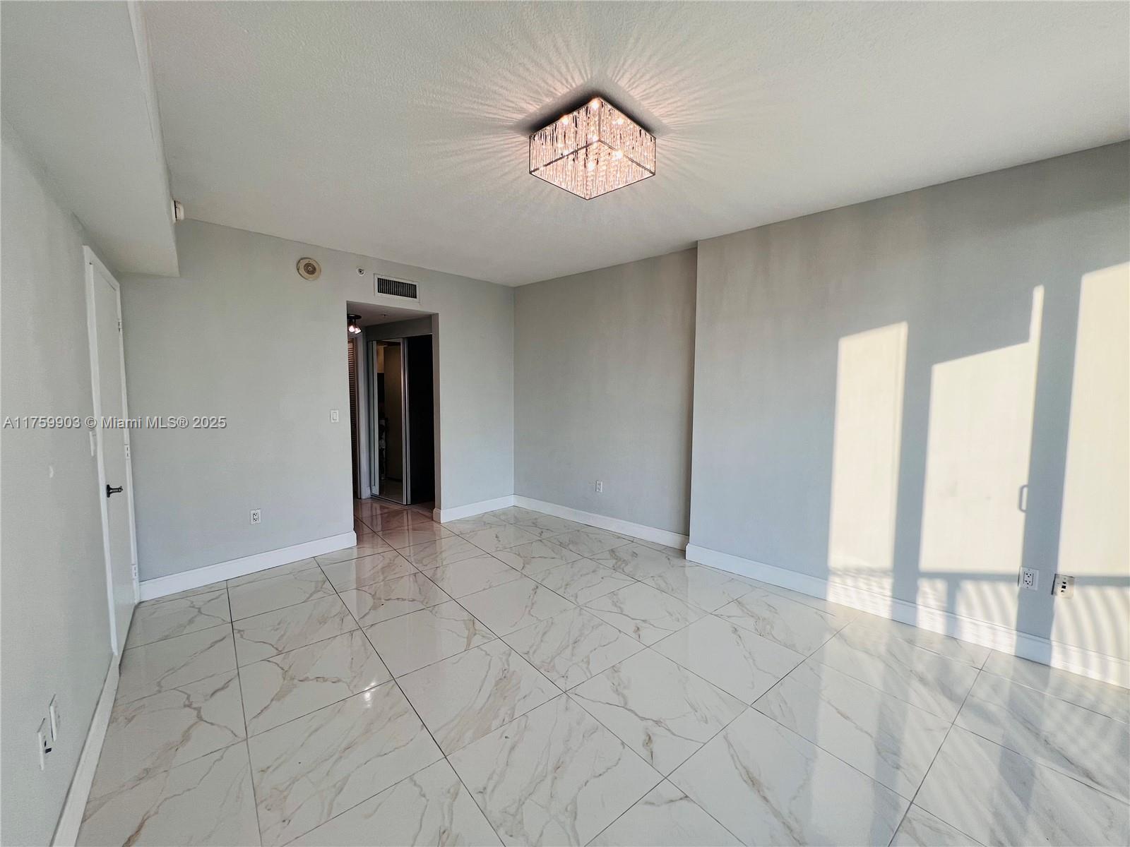1750 N Bayshore Dr # 2612