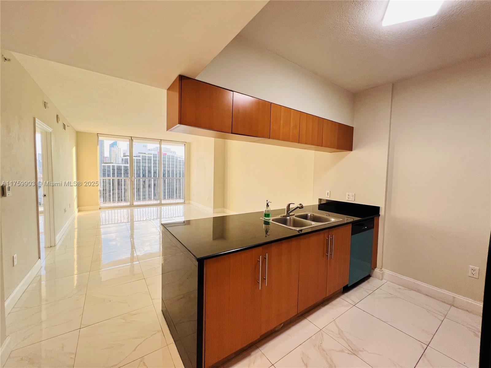 1750 N Bayshore Dr # 2612