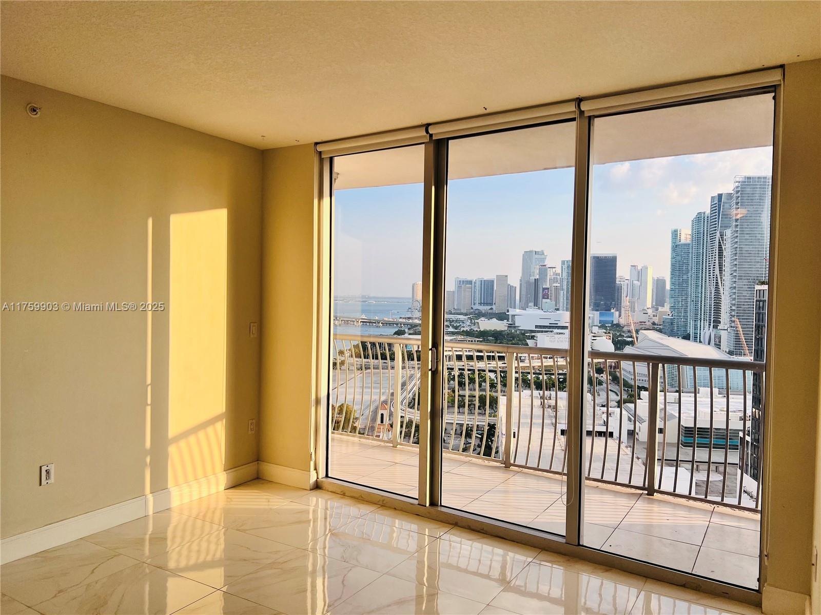 1750 N Bayshore Dr # 2612
