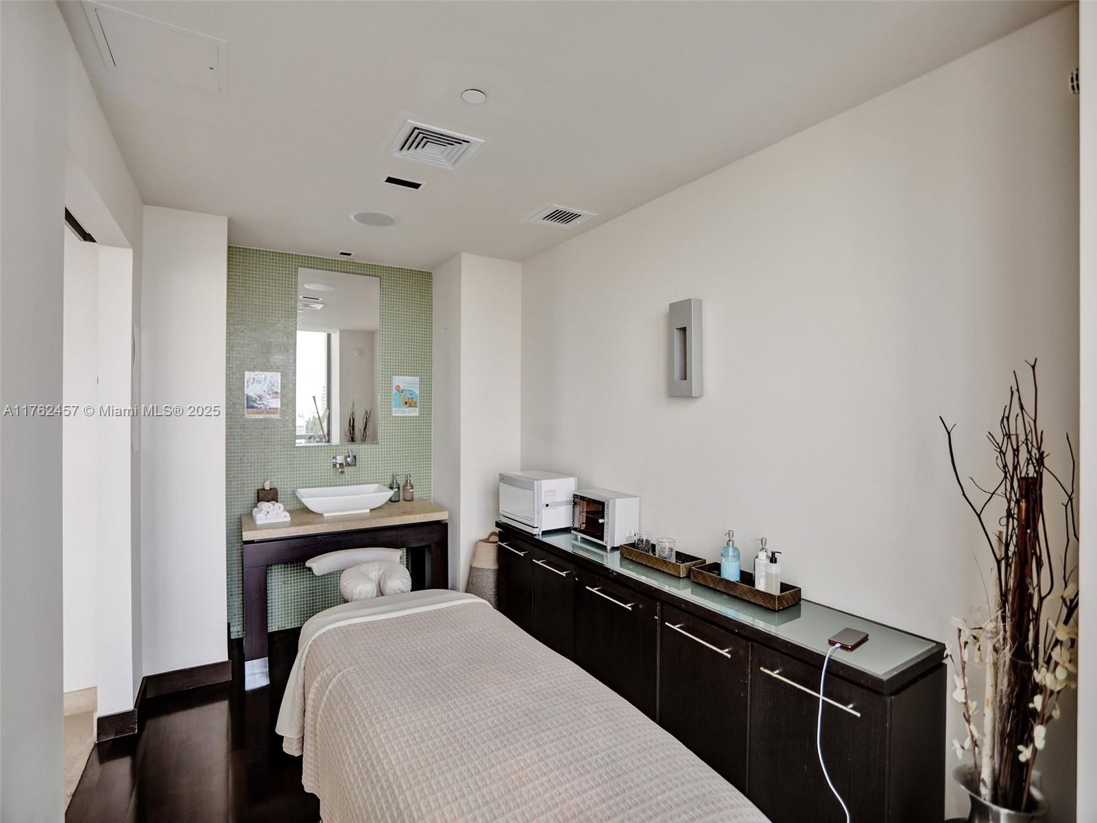 900 Biscayne Blvd # 5510