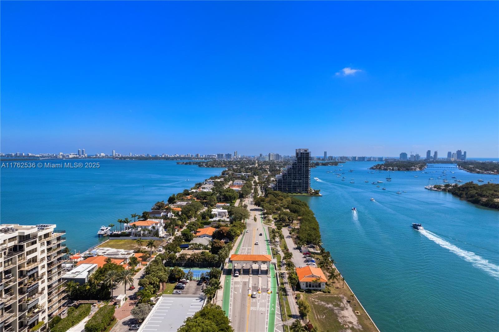 1000 Venetian Way 810