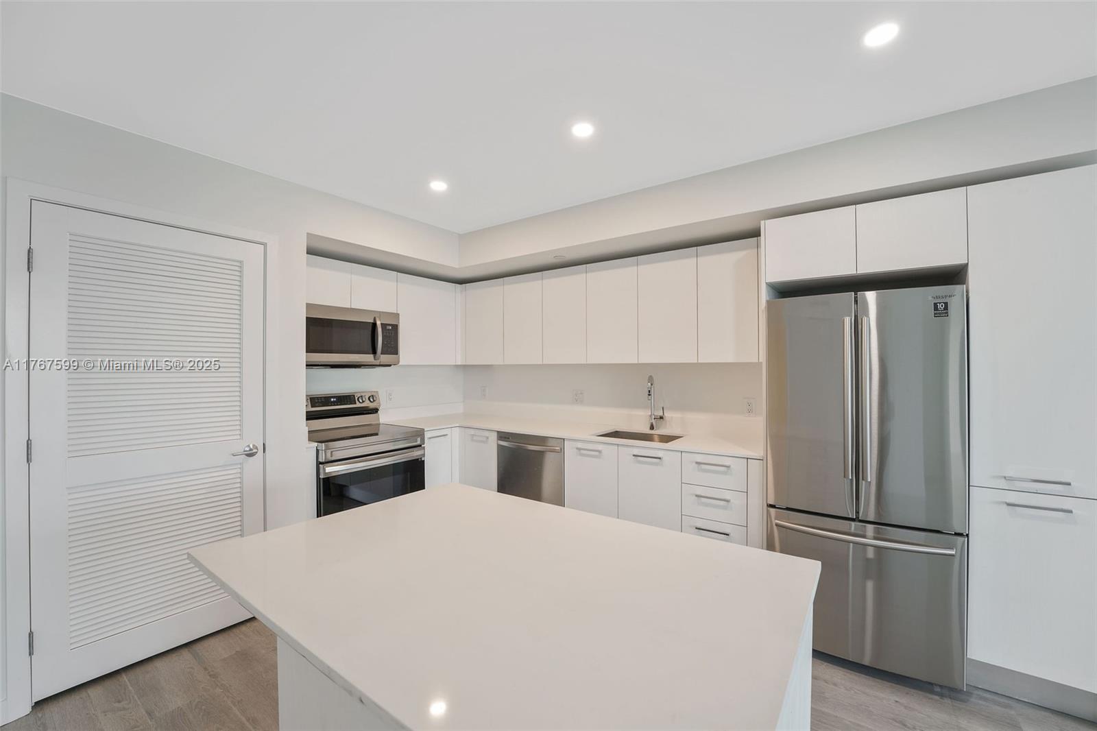 1500 Bay Rd # 1014 Unit: N-1014