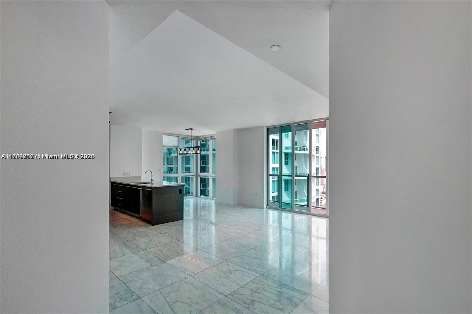 55 SE 6th St # 3401