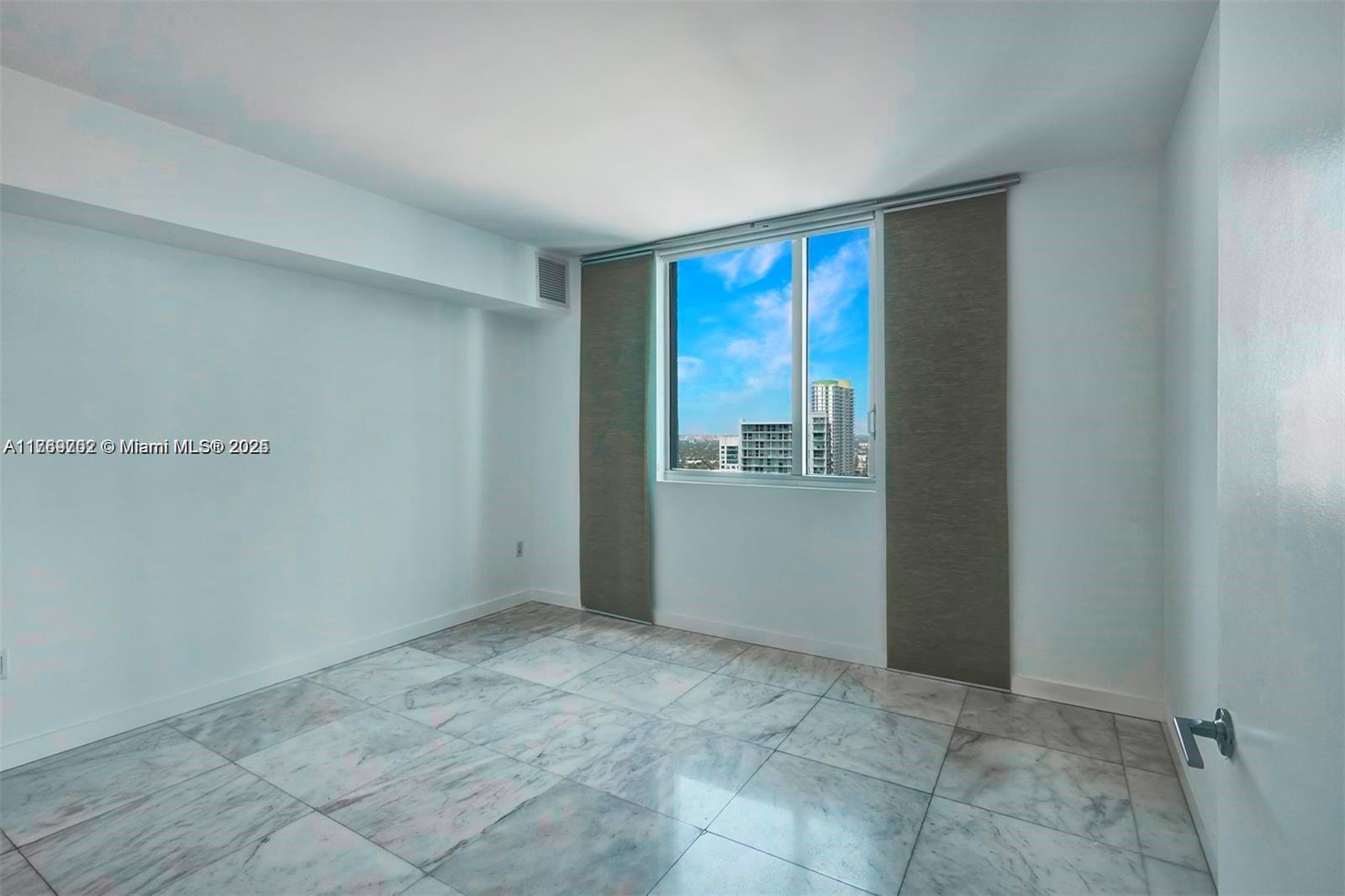 55 SE 6th St # 3401