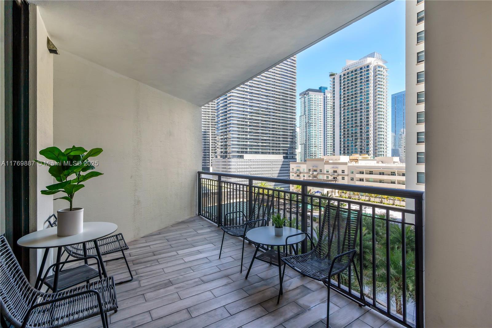 999 SW 1st Ave # 1516