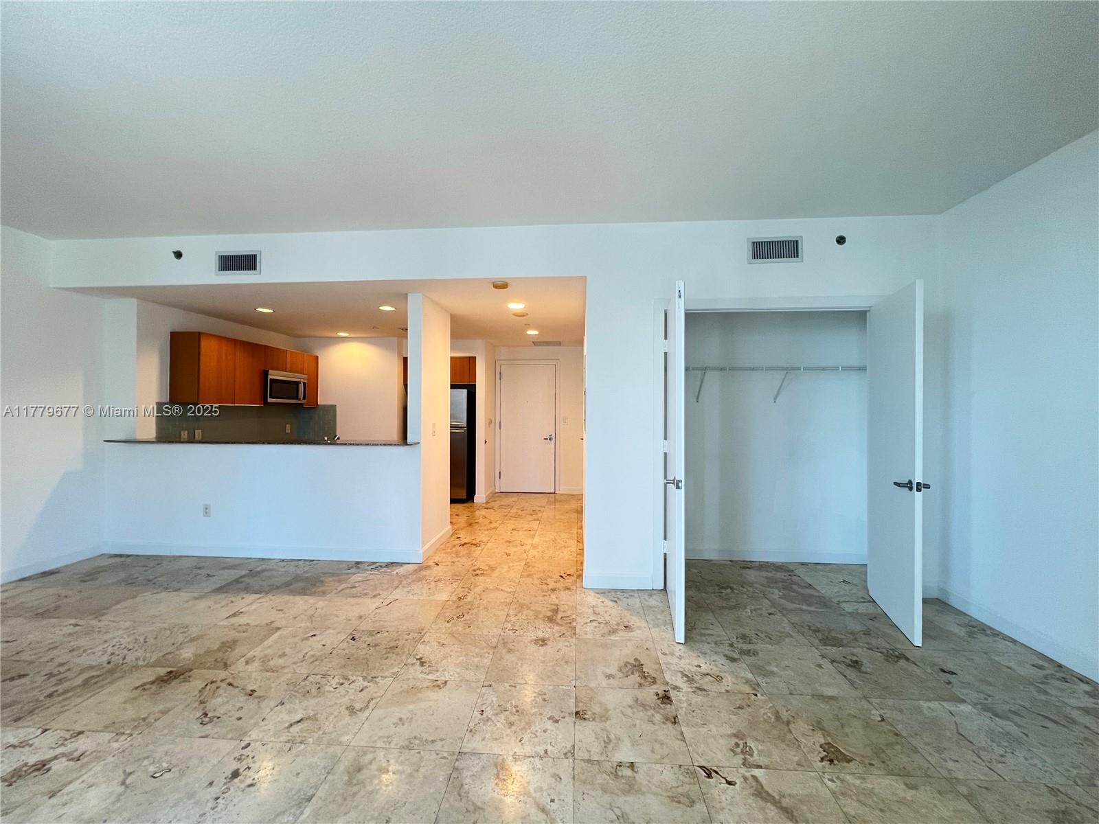 1050 Brickell Ave # 1912