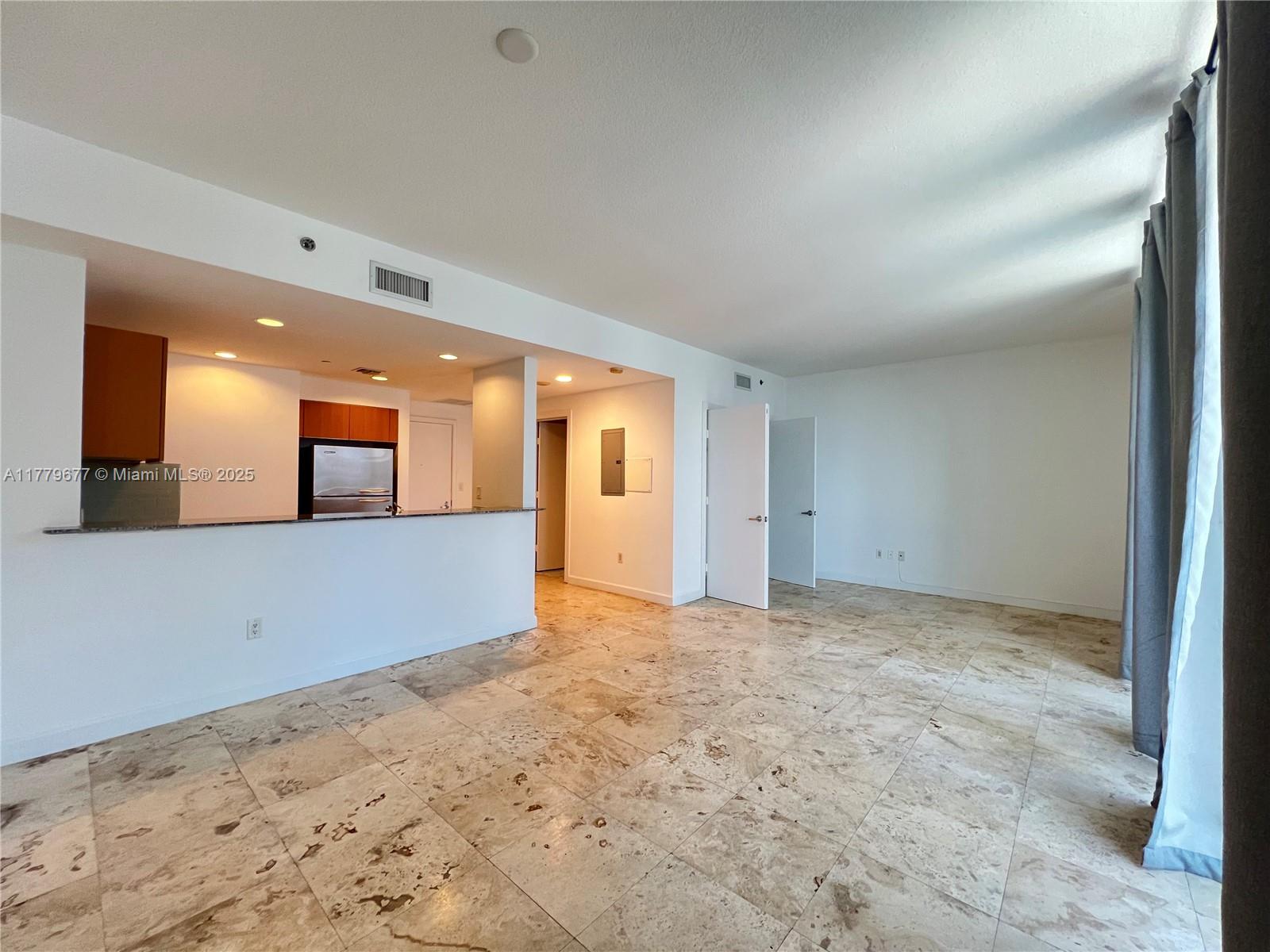 1050 Brickell Ave # 1912