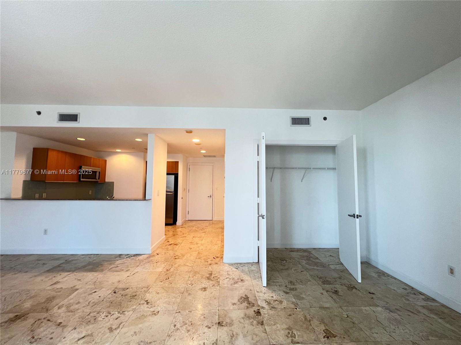 1050 Brickell Ave # 1912