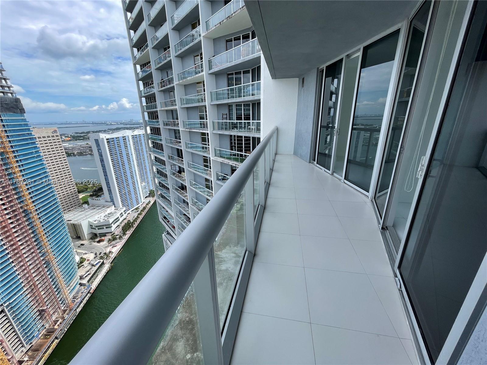 475 Brickell Ave # 5012