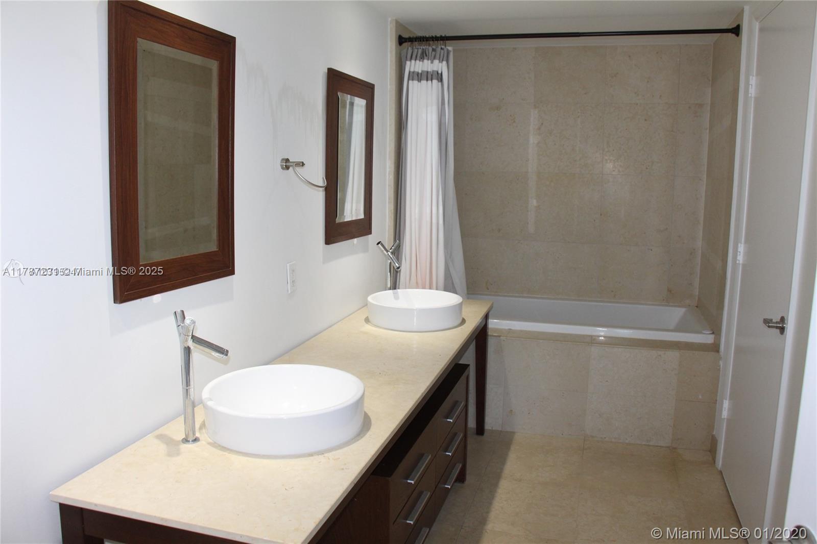 475 Brickell Ave # 5012