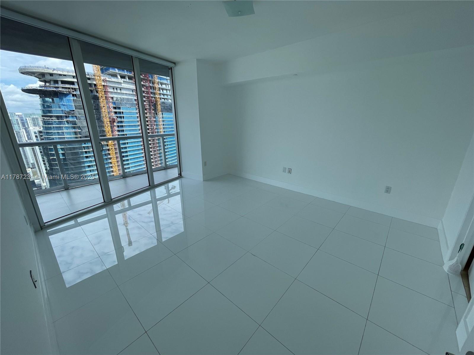 475 Brickell Ave # 5012