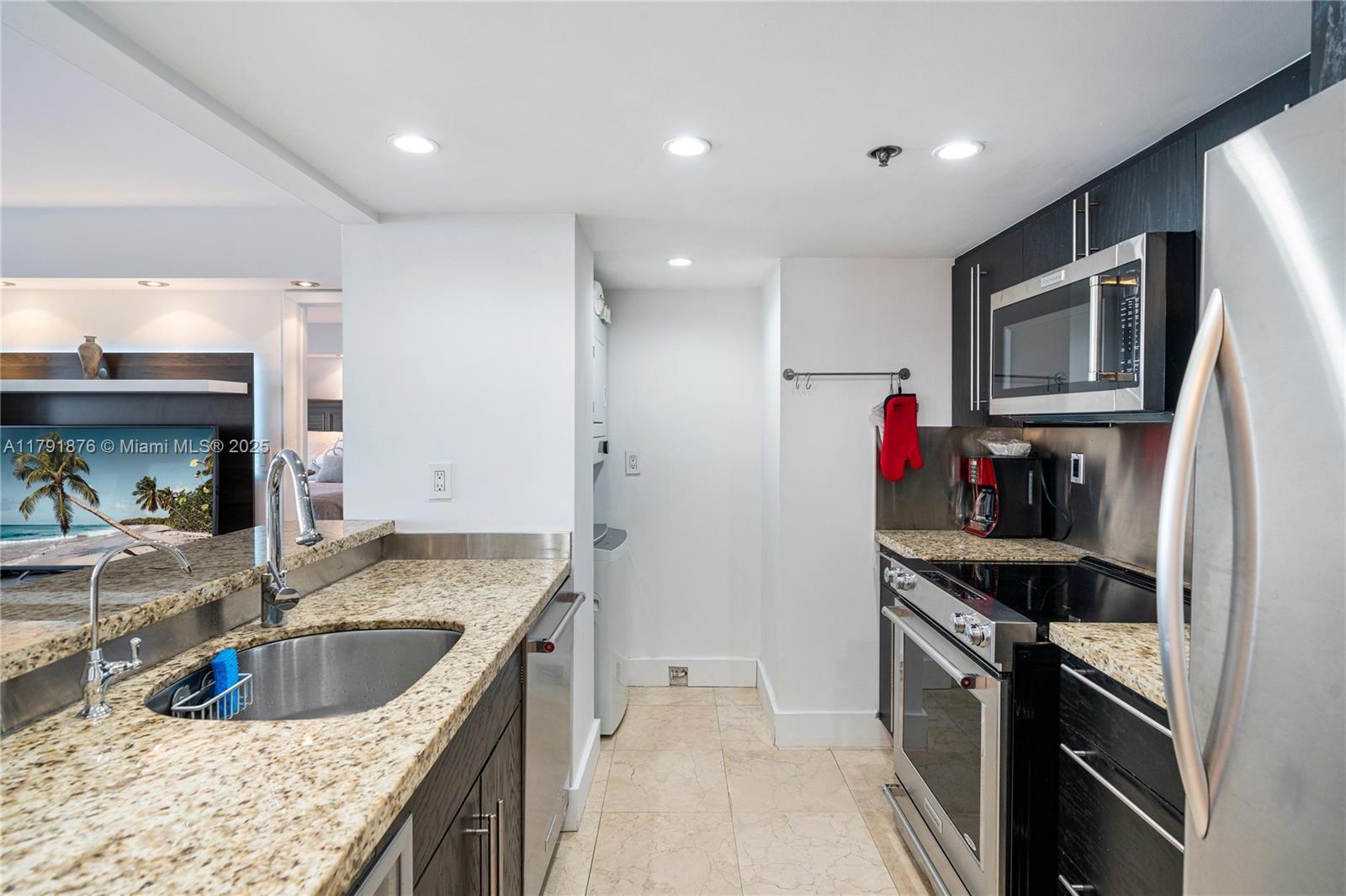 540 Brickell Key Dr # 1411