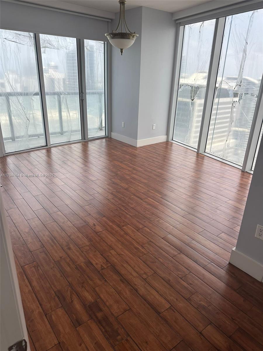 495 Brickell Ave # 5211