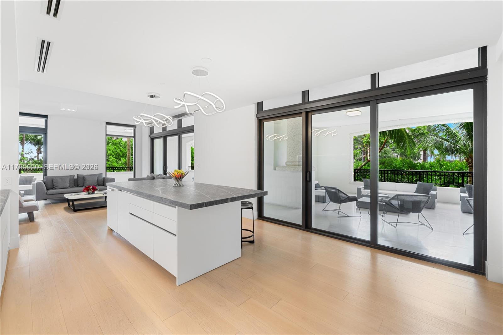 Palazzo Del Sol 7025