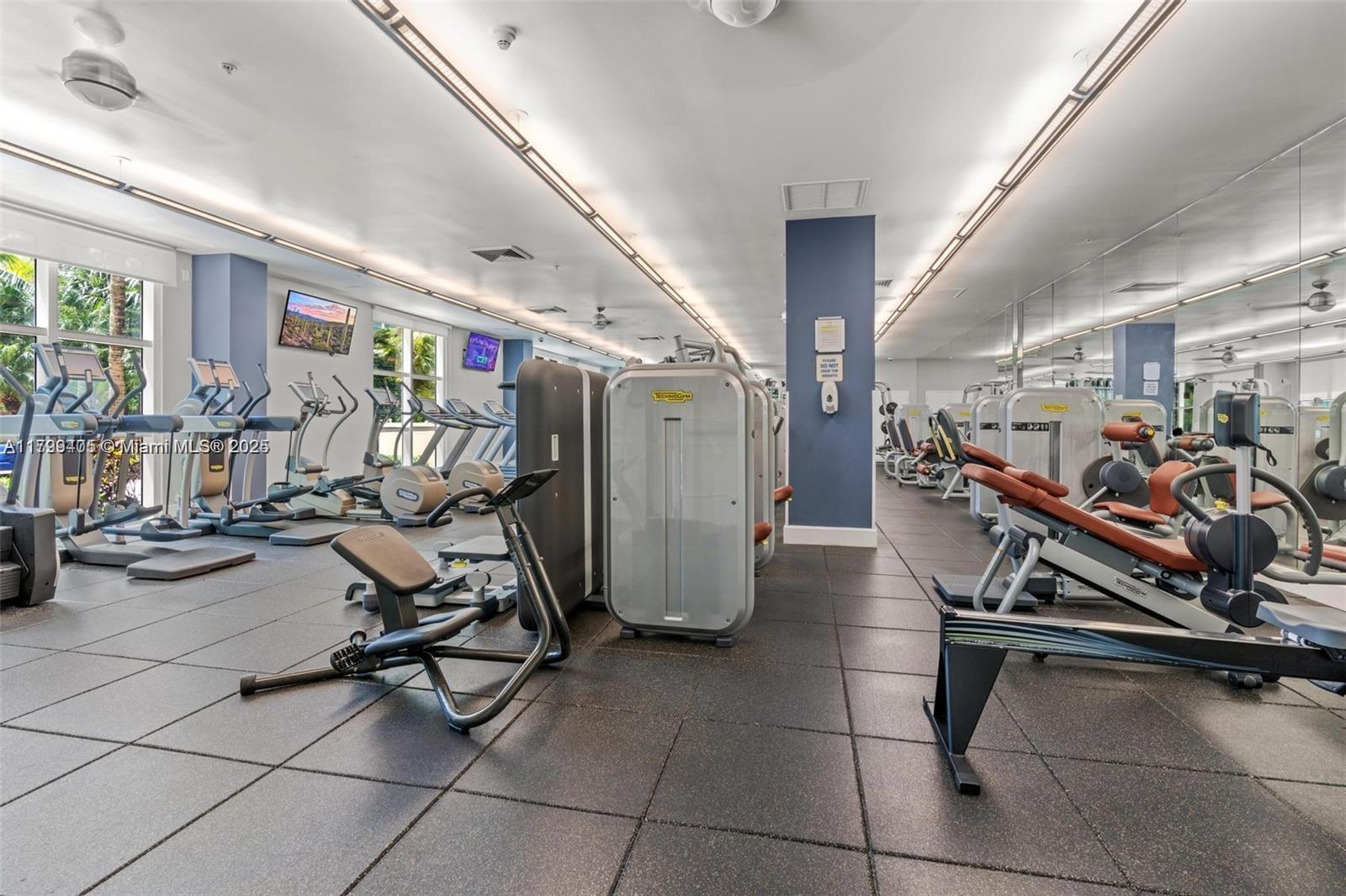 2000 N Bayshore # 314