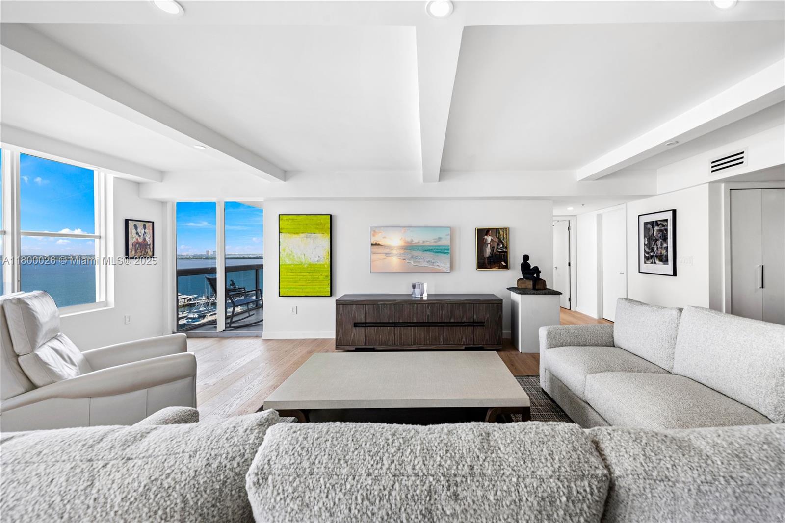 1800 Sunset Harbour 1202/04