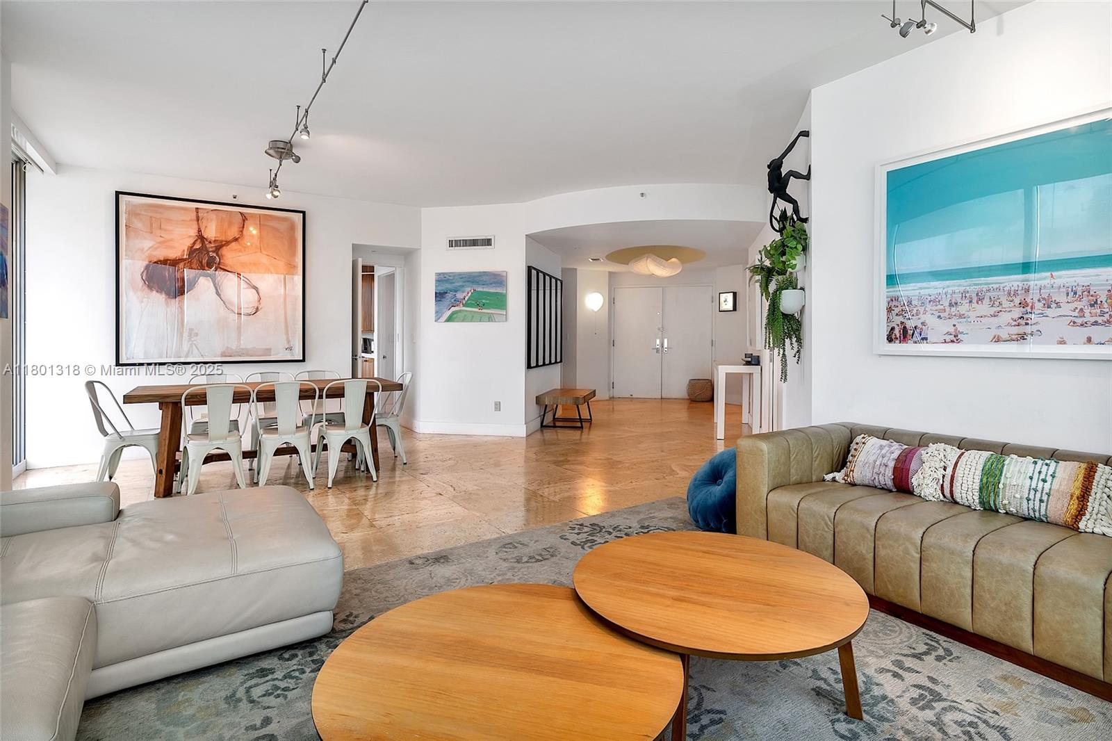 300 S Pointe Dr # 403