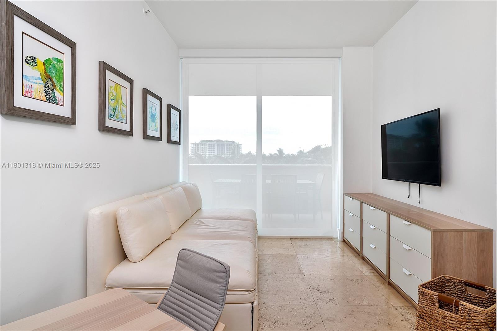 300 S Pointe Dr # 403