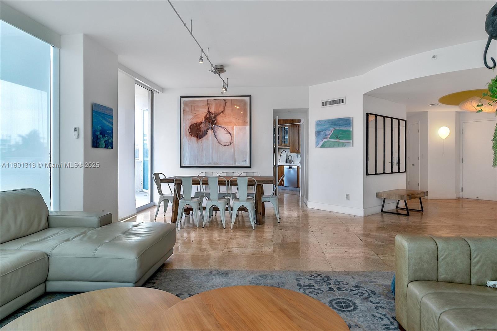 300 S Pointe Dr # 403