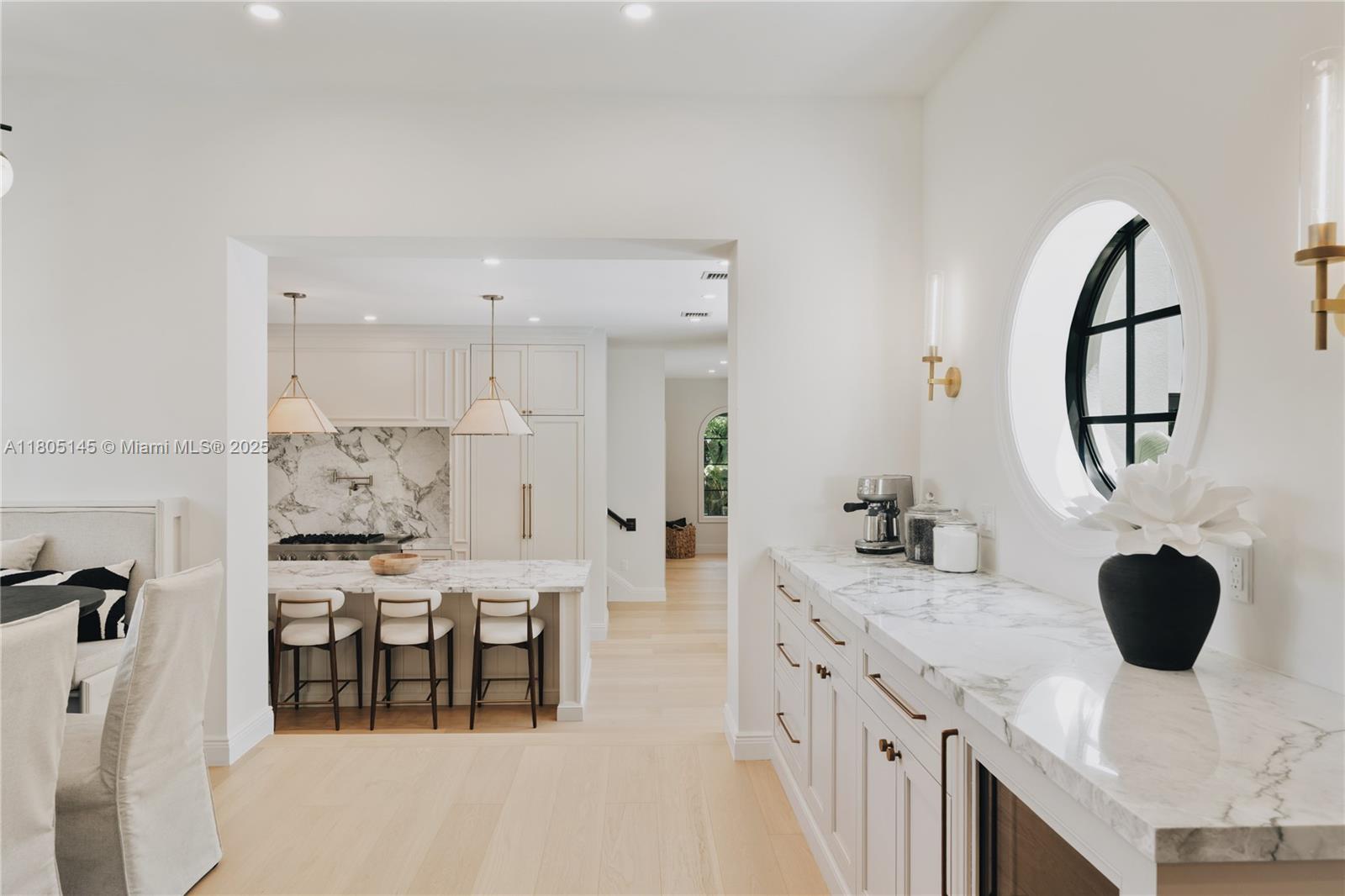 El Tesoro ~ 549 NE 59th Street