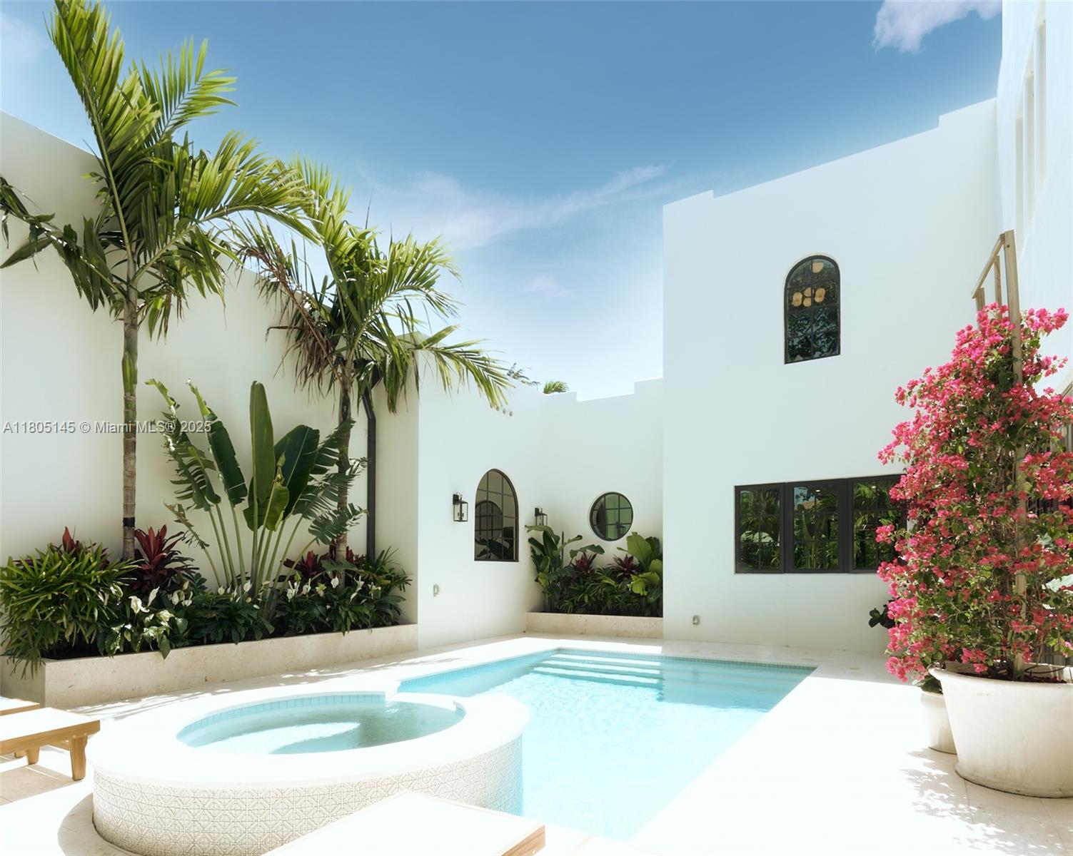 El Tesoro ~ 549 NE 59th Street