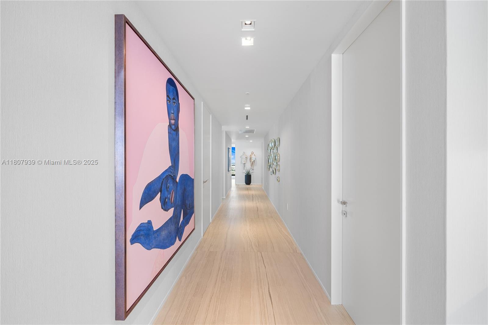 One Thousand Museum 3201