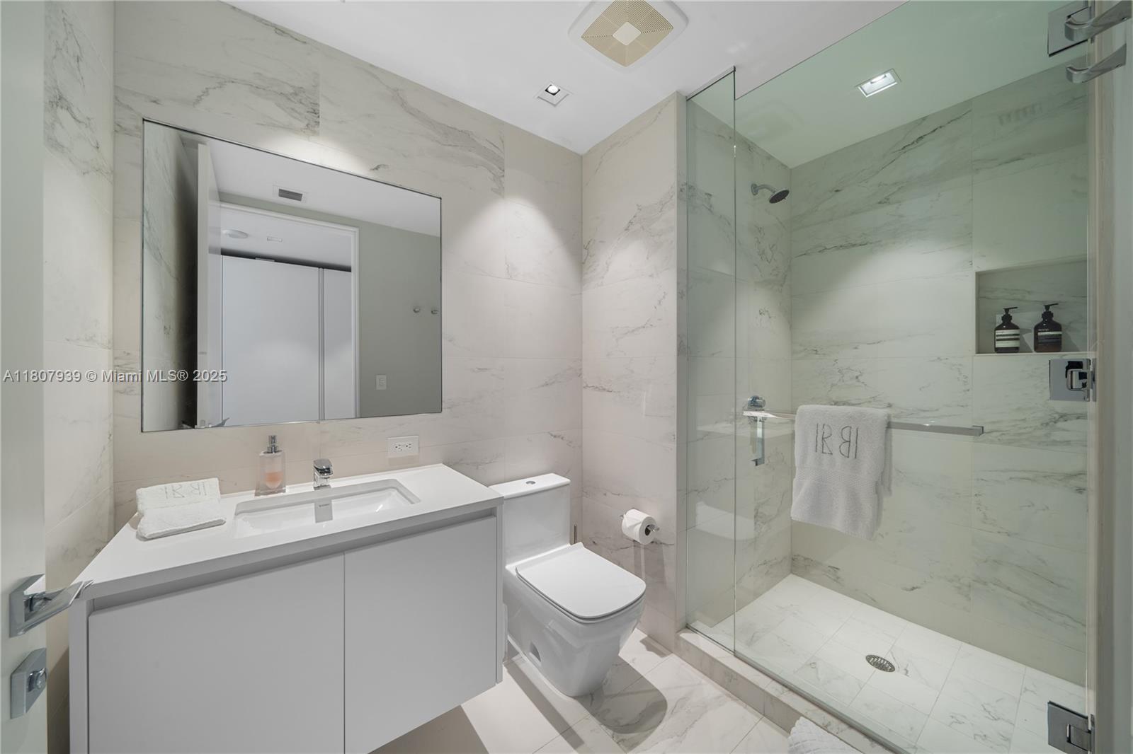 One Thousand Museum 3201