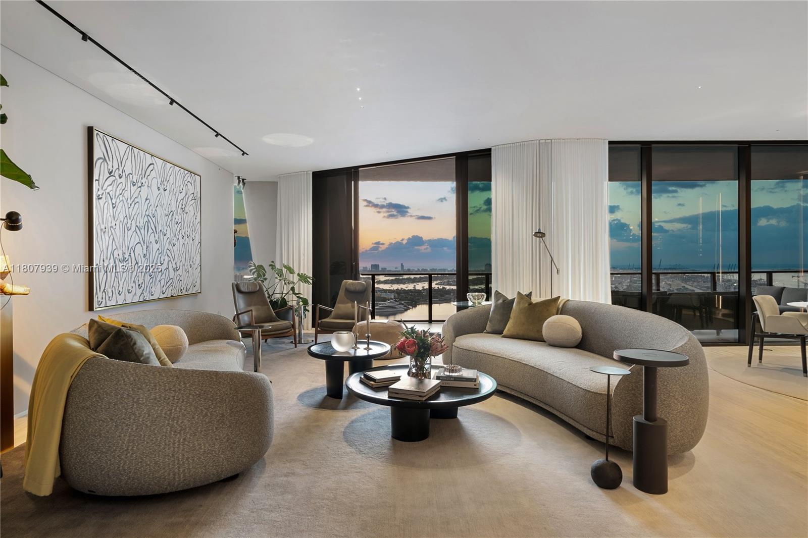 One Thousand Museum 3201