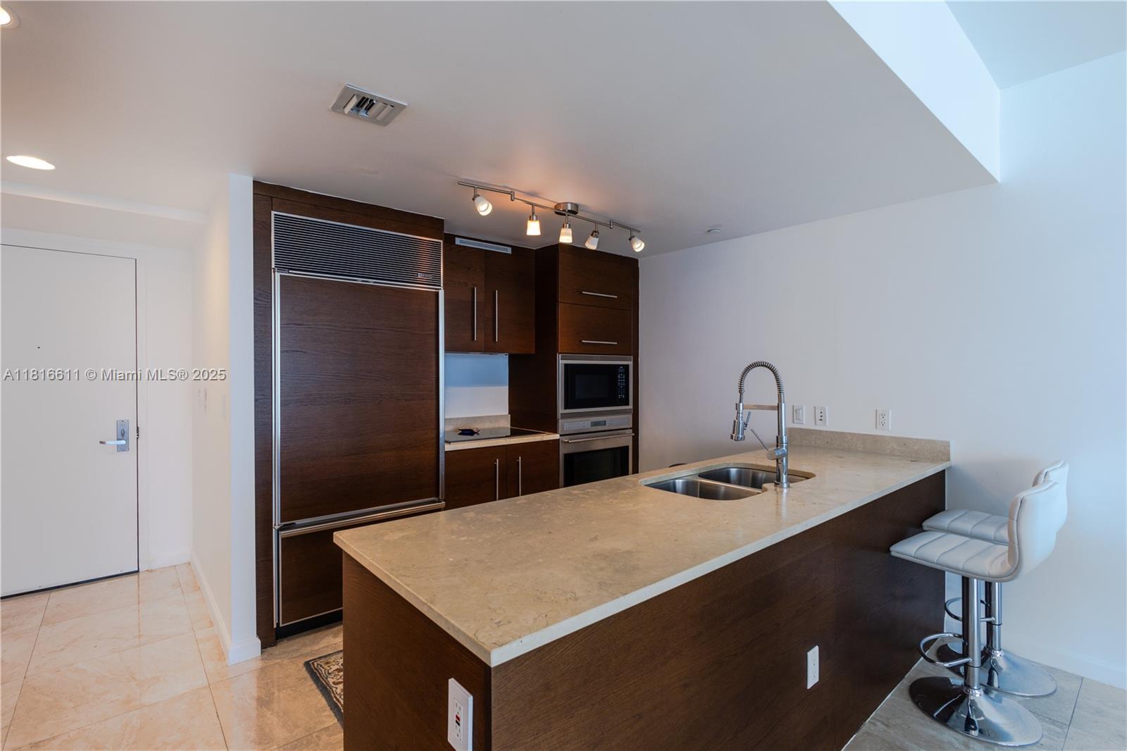 475 Brickell Ave # 3512
