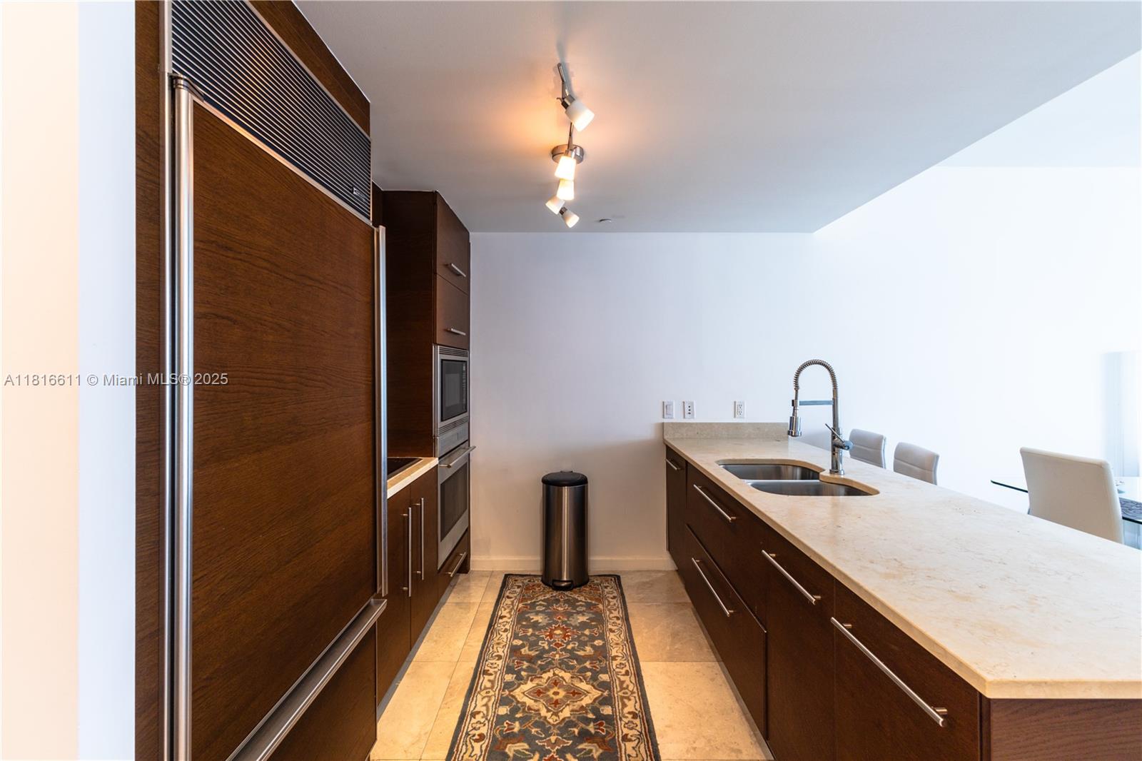 475 Brickell Ave # 3512