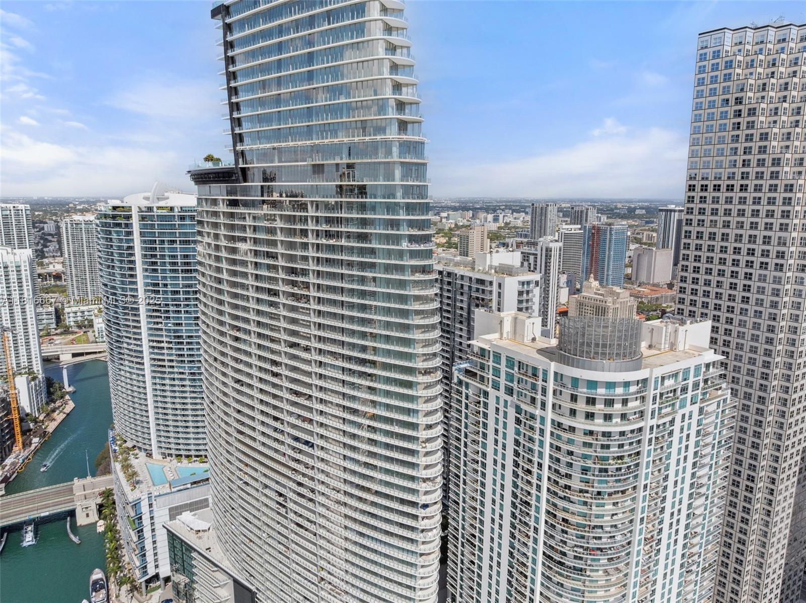 300 S Biscayne Blvd # 802 Unit: L-802