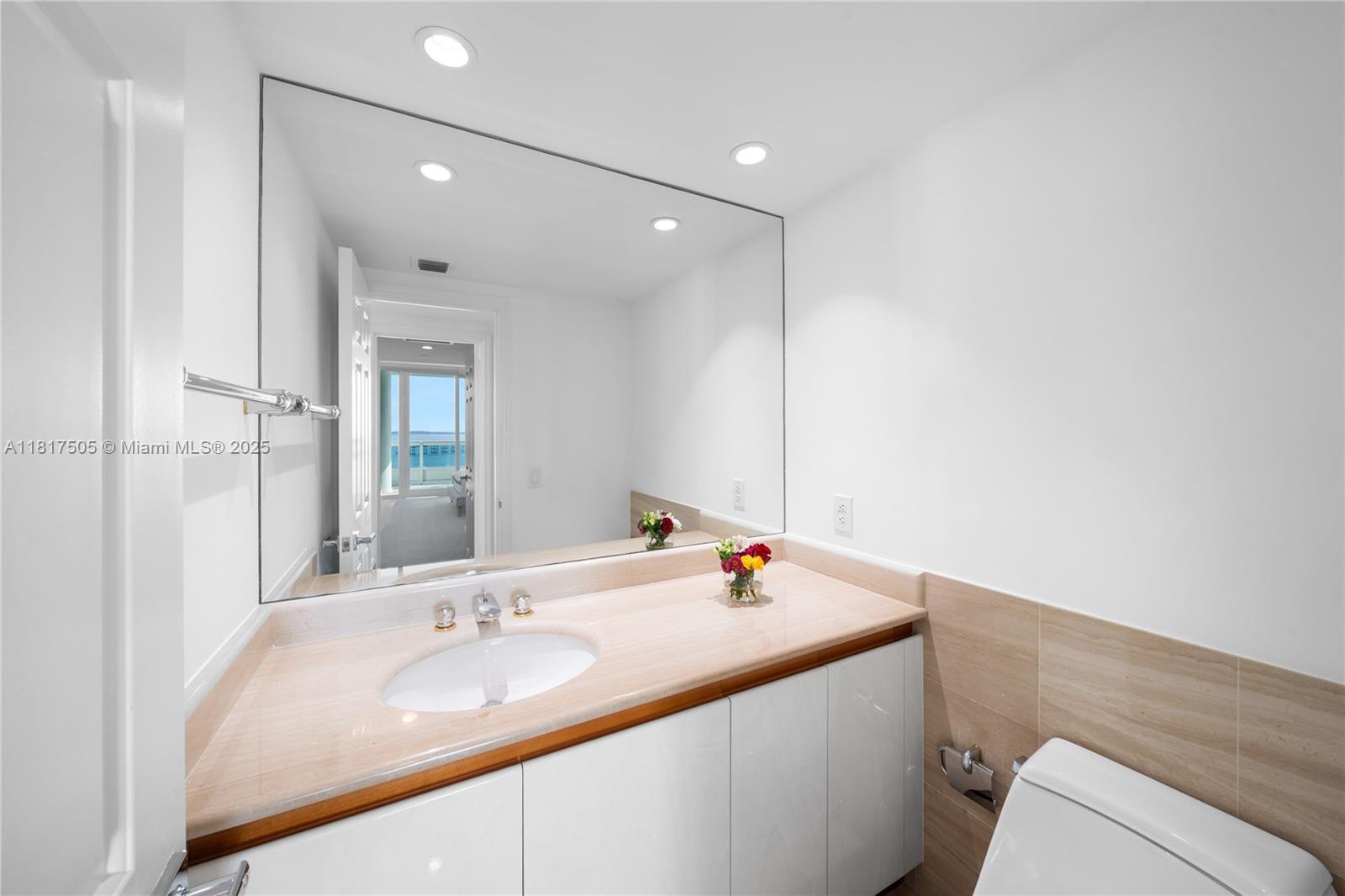 1643 Brickell Ave # 2203