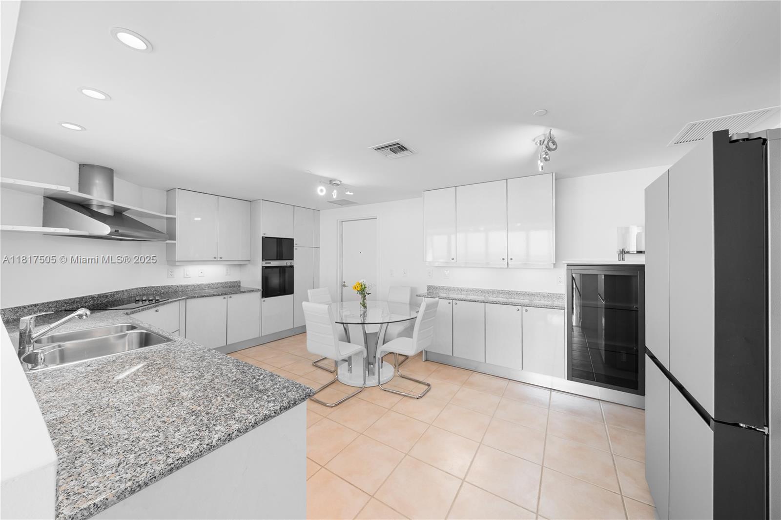1643 Brickell Ave # 2203