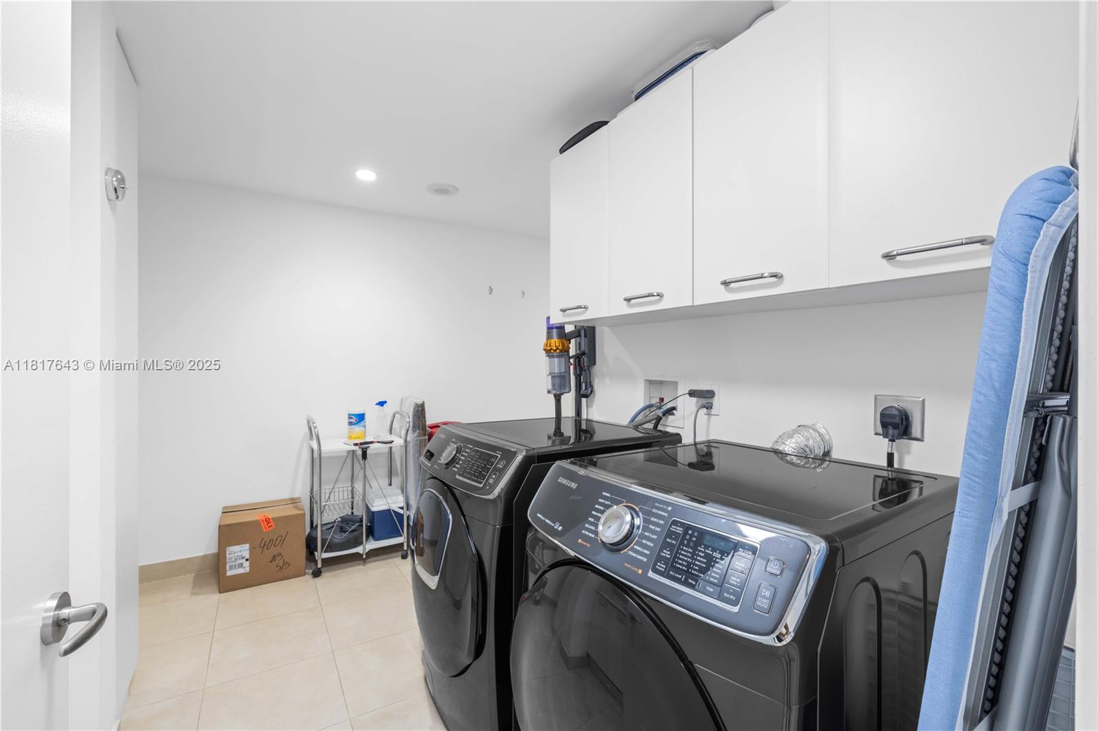 1331 Brickell Bay Dr # 4001
