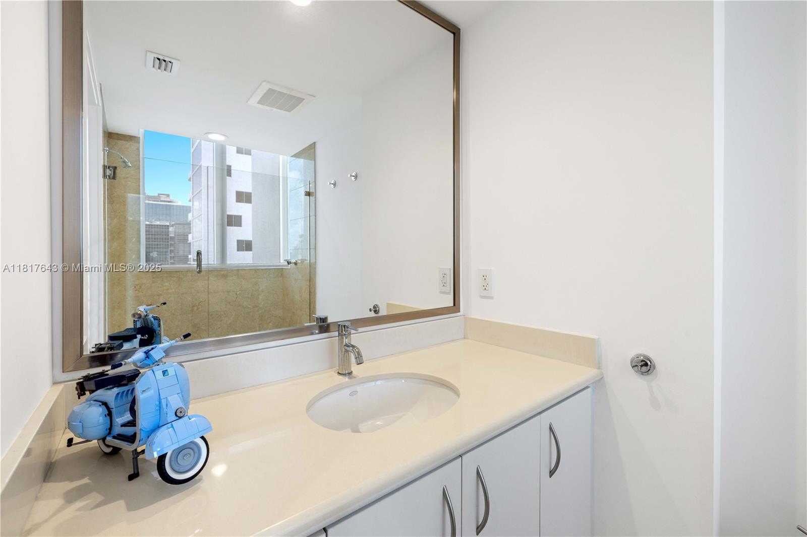 1331 Brickell Bay Dr # 4001