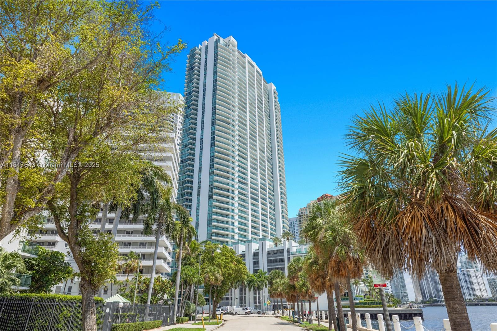 1331 Brickell Bay Dr # 4001