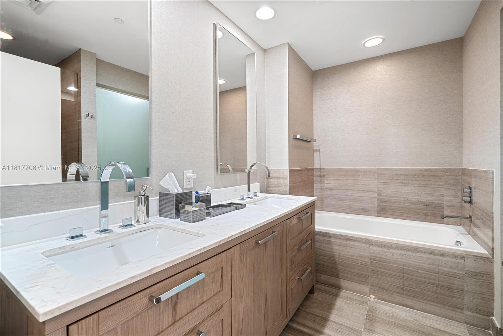 360 Ocean Dr # 1106S