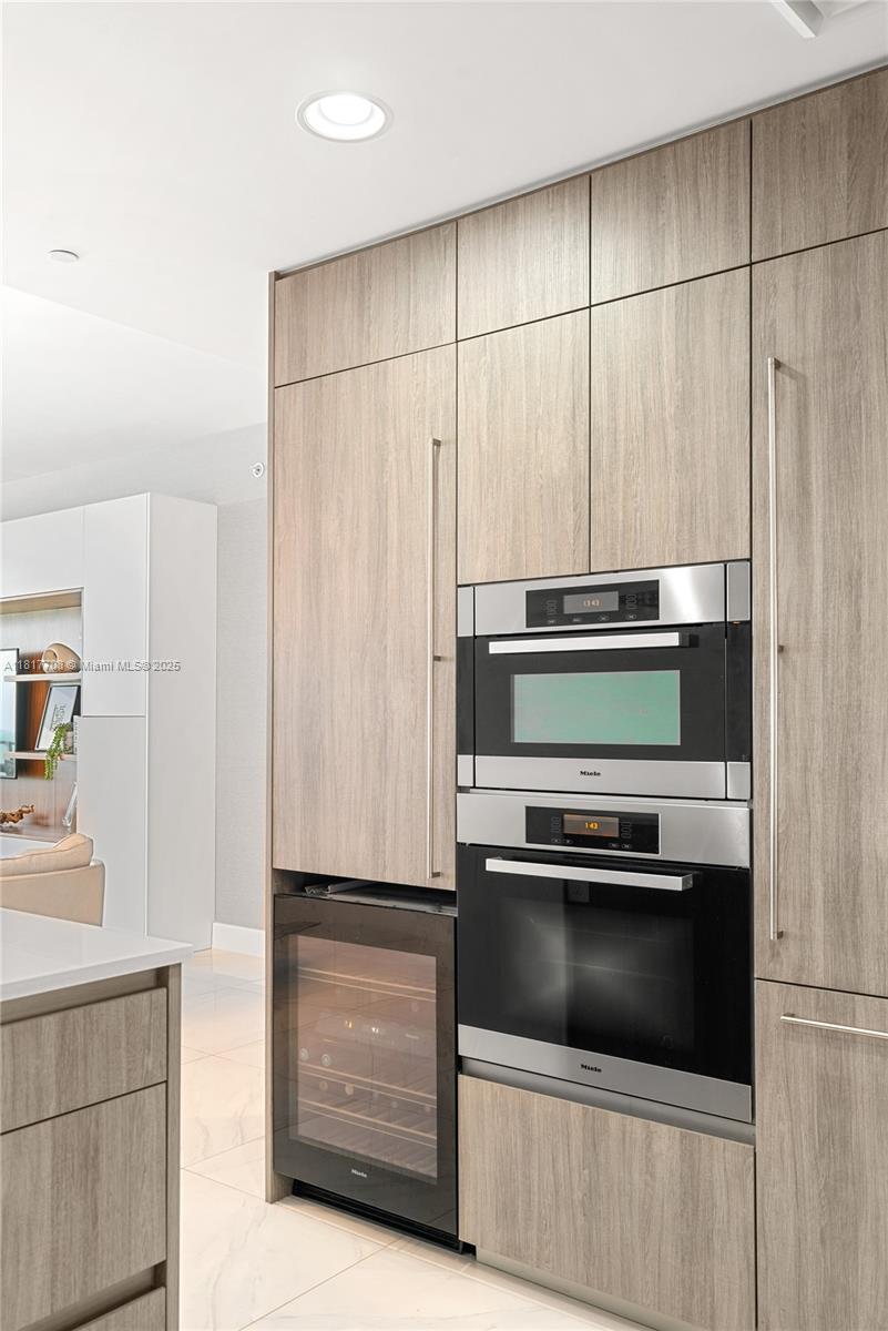 360 Ocean Dr # 1106S