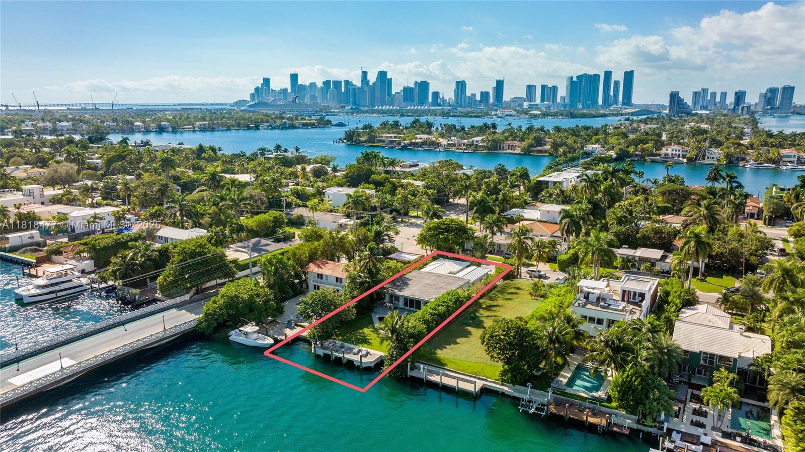 441 E Dilido Dr