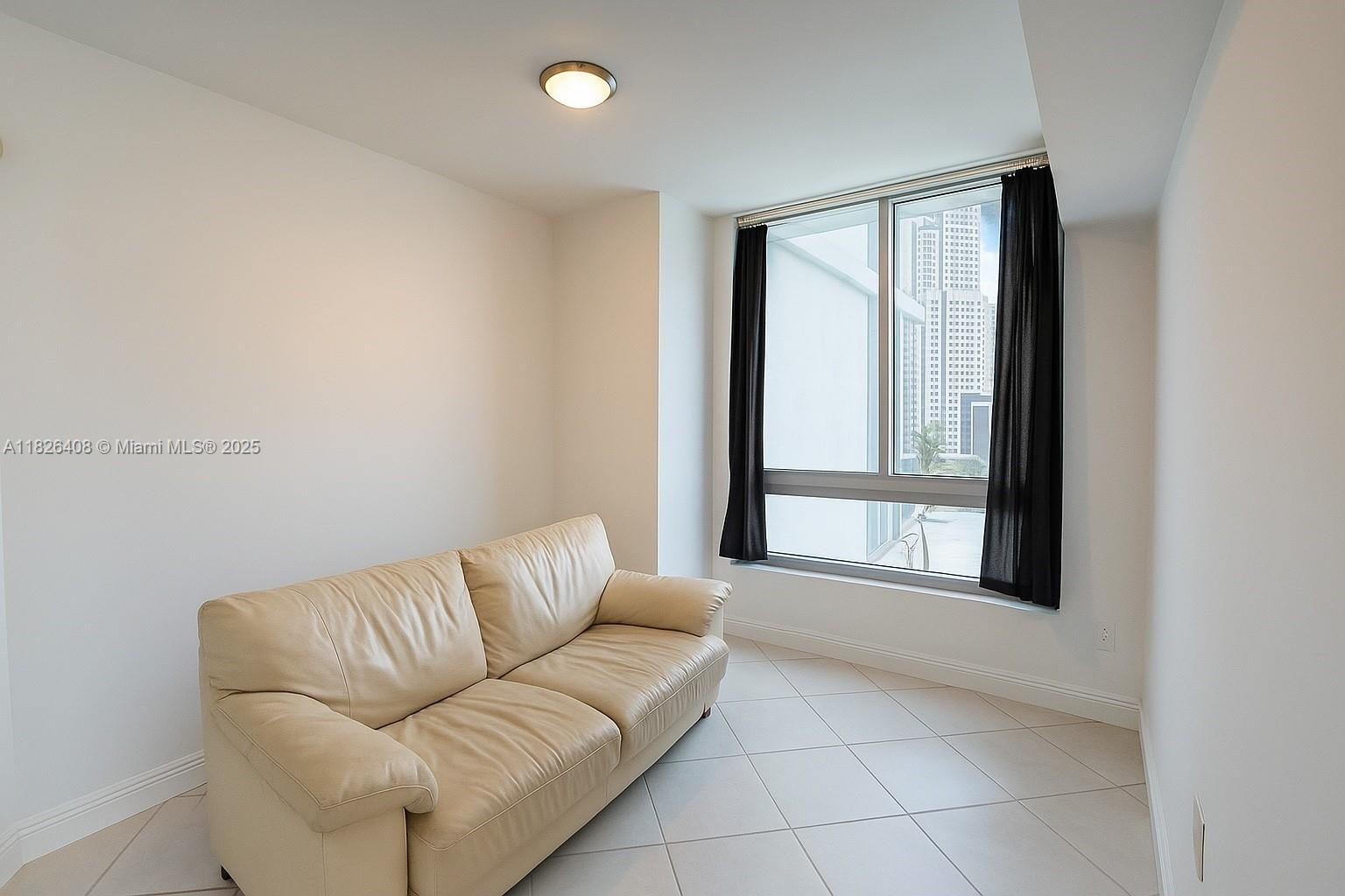 350 S Miami Ave Unit: 1206