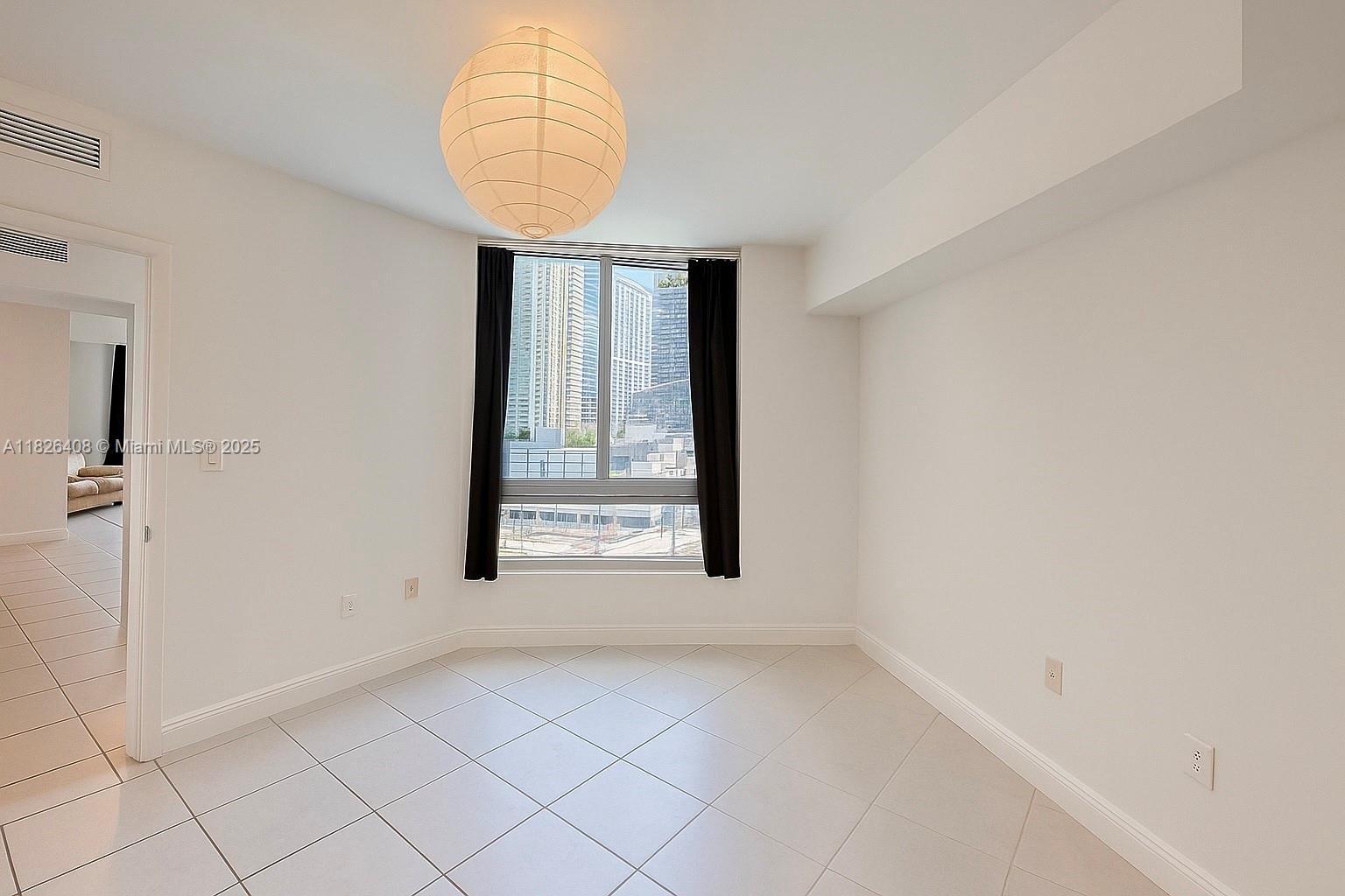 350 S Miami Ave Unit: 1206