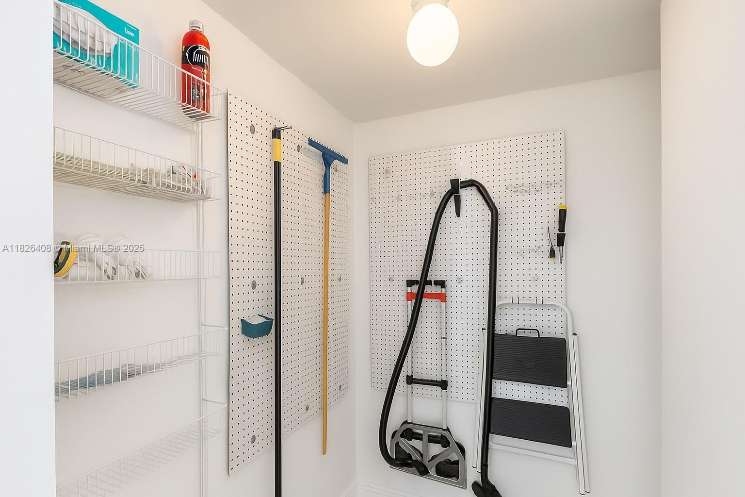 350 S Miami Ave Unit: 1206