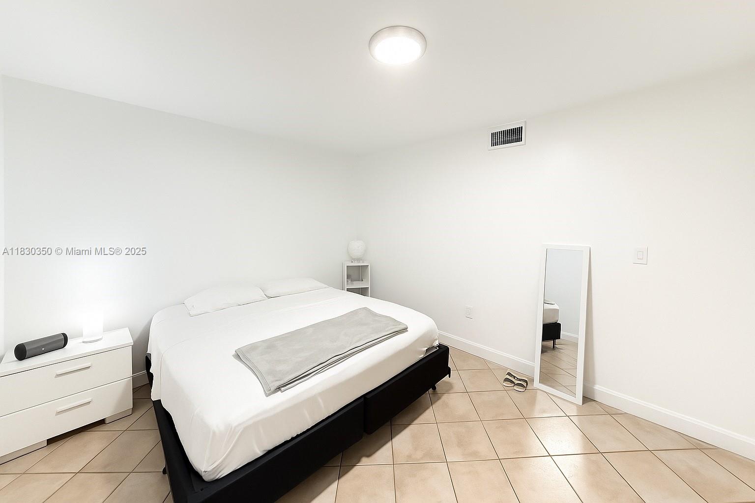 1250 Lincoln Rd # 203