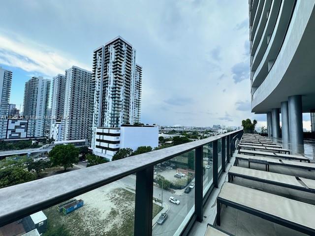 1600 NE 1st Ave # 2017
