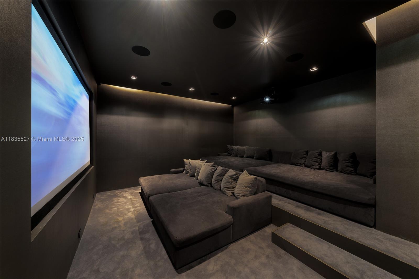 126 W San Marino Drive