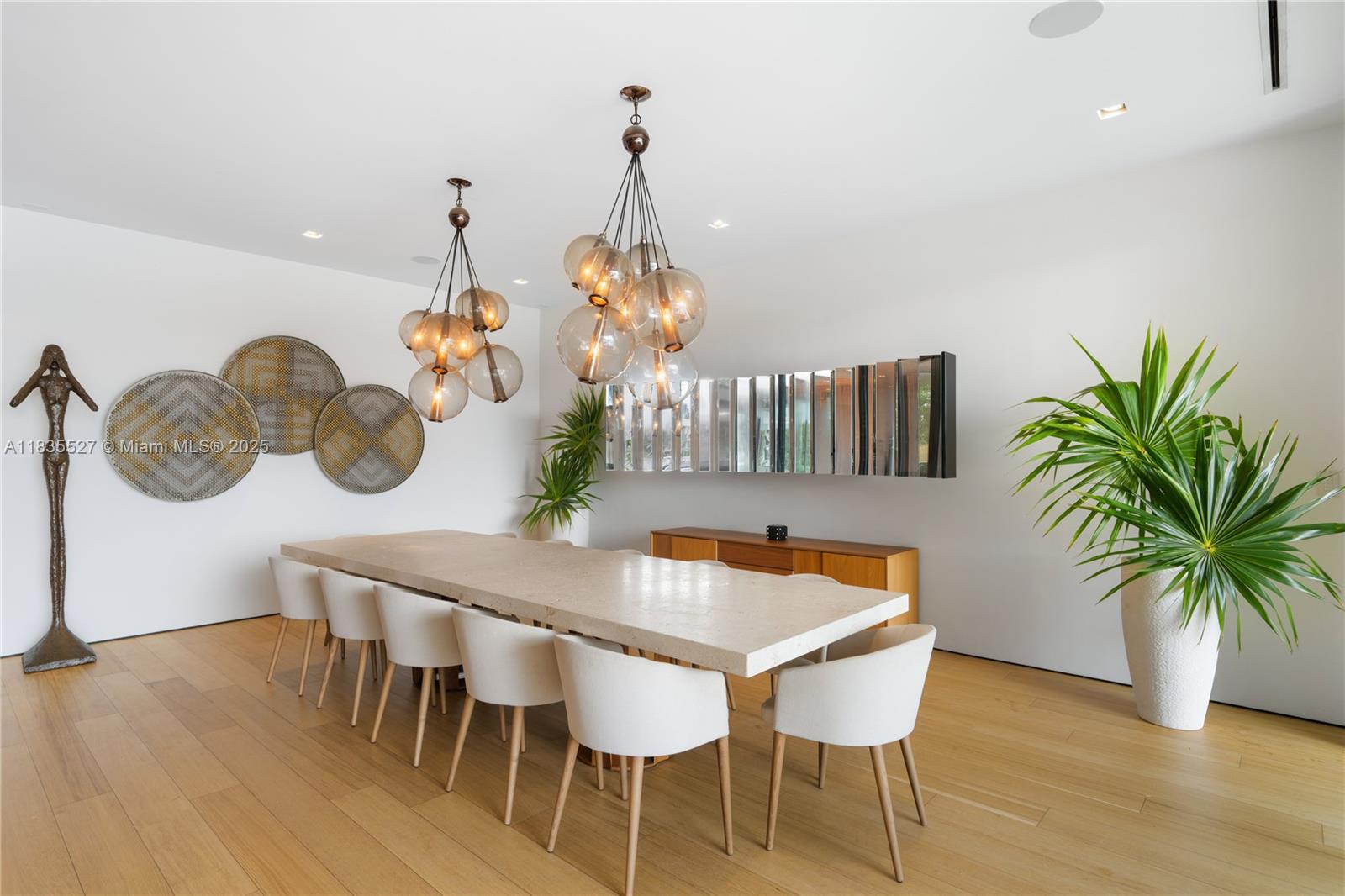 126 W San Marino Drive