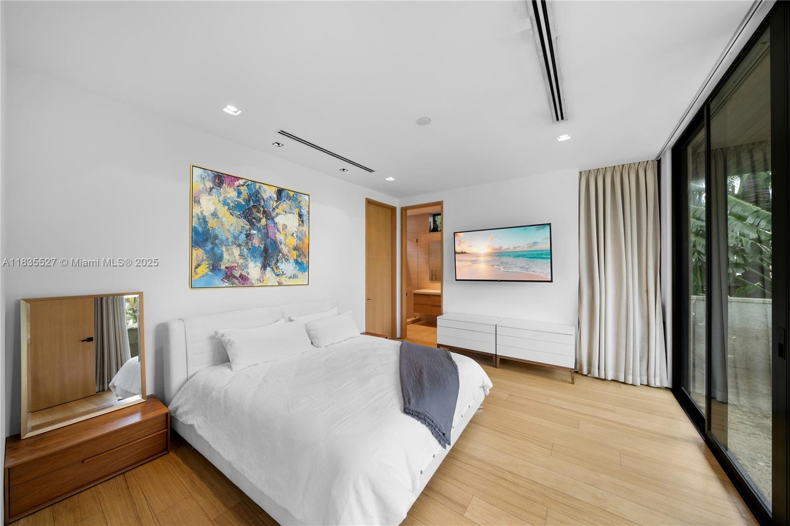 126 W San Marino Drive