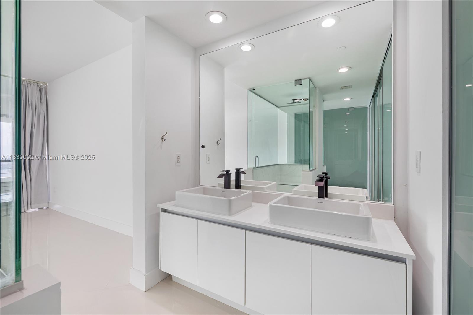 1040 Biscayne Blvd # 4003